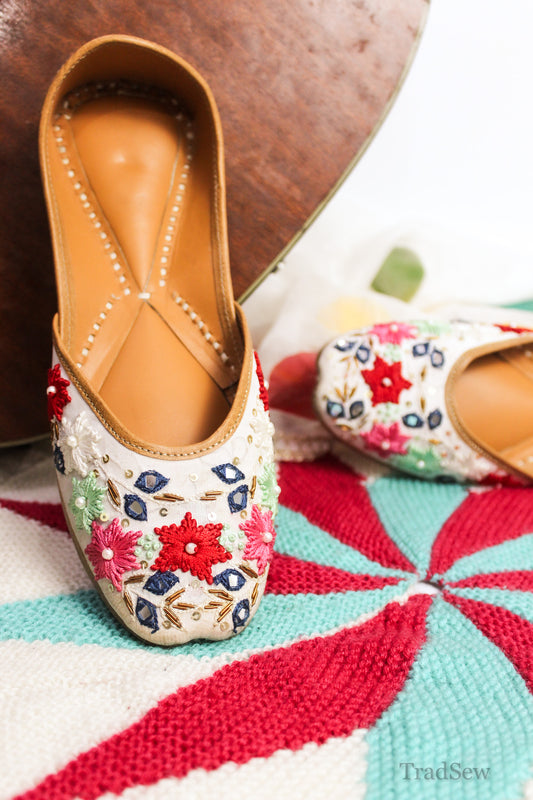 Isha: Floral (Jutti)