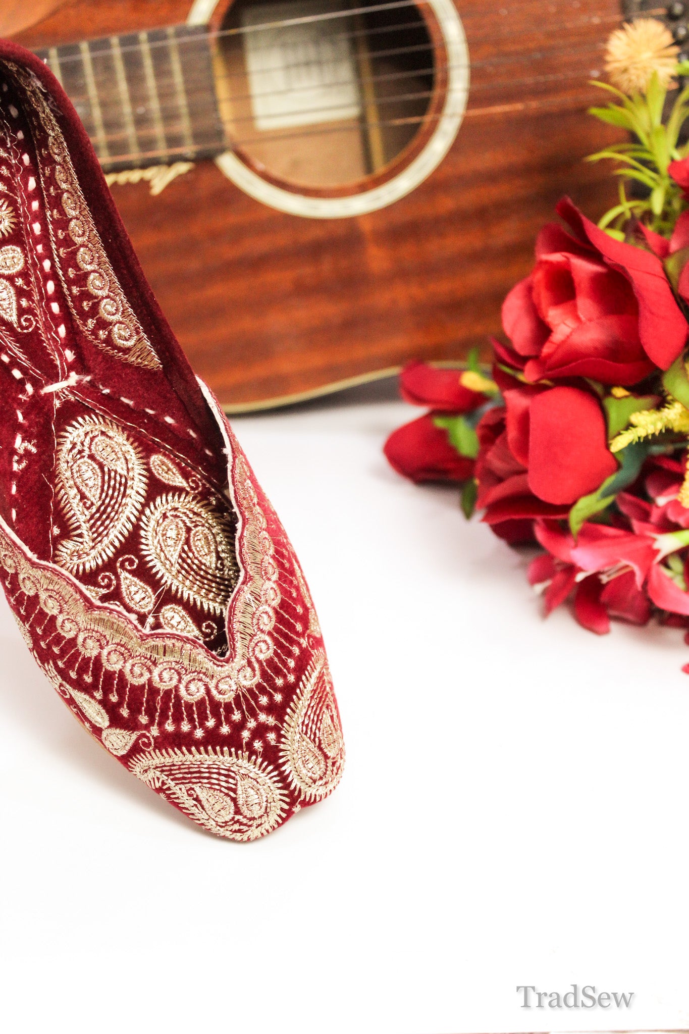 Komal: Red (Jutti)
