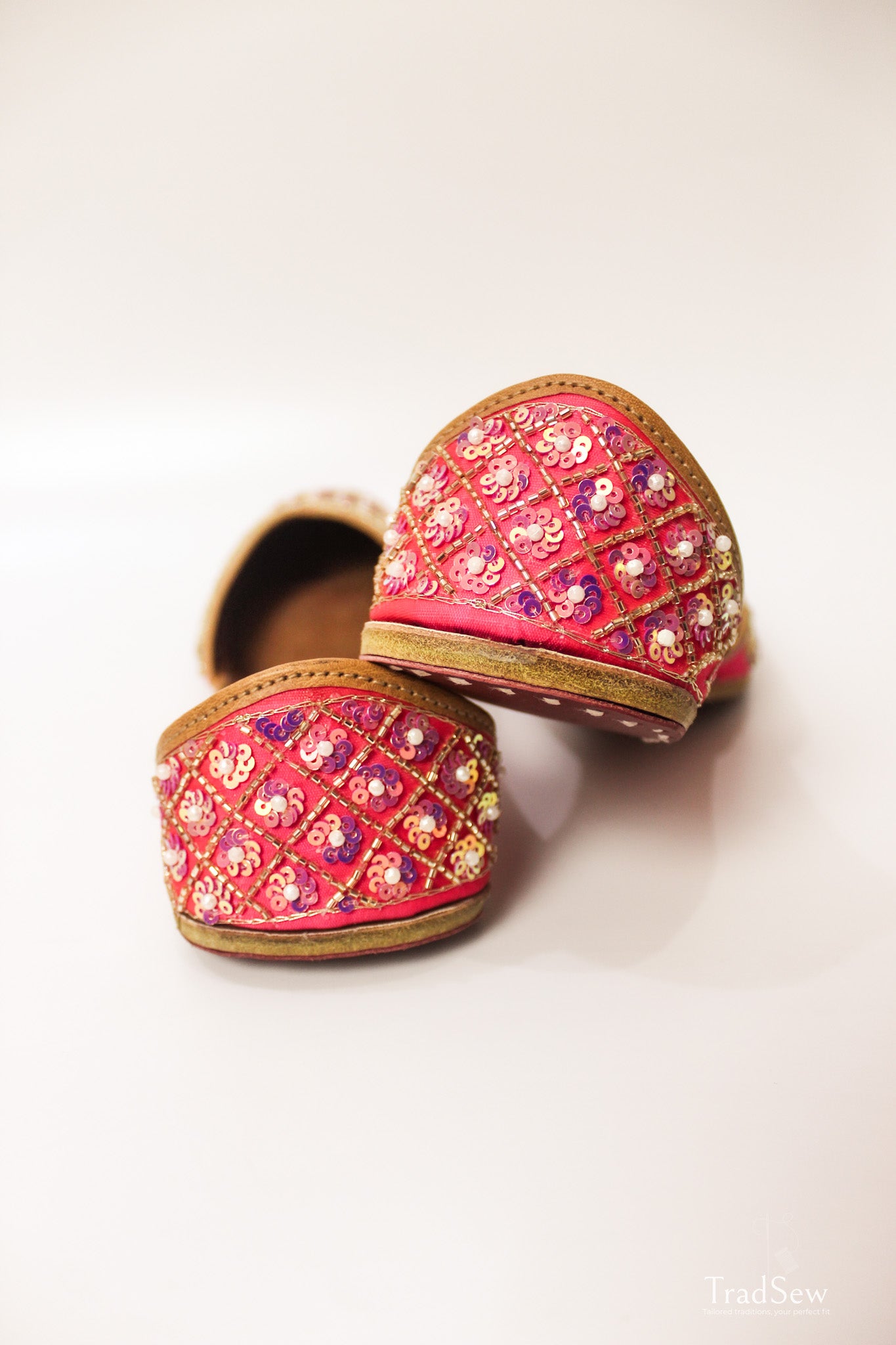 Gulabi Meenakari (Jutti)