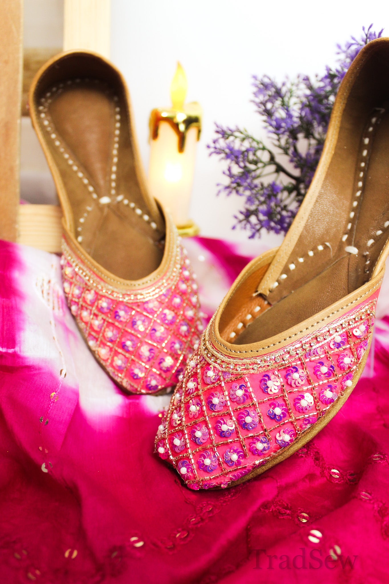 Gulabi Meenakari (Jutti)