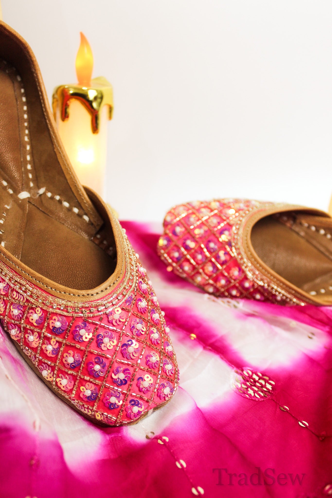 Gulabi Meenakari (Jutti)