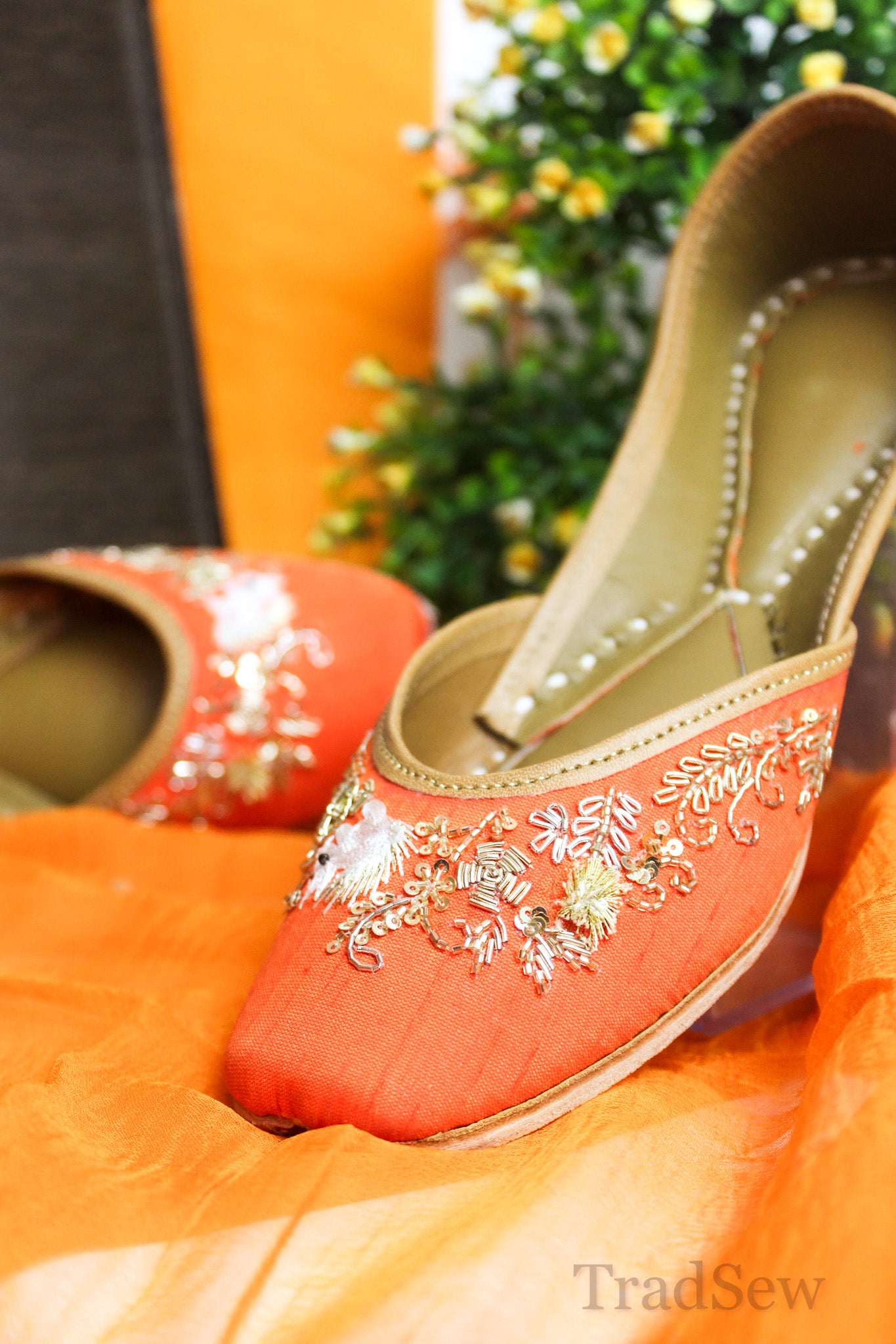 Gilhari: Orange (Jutti)