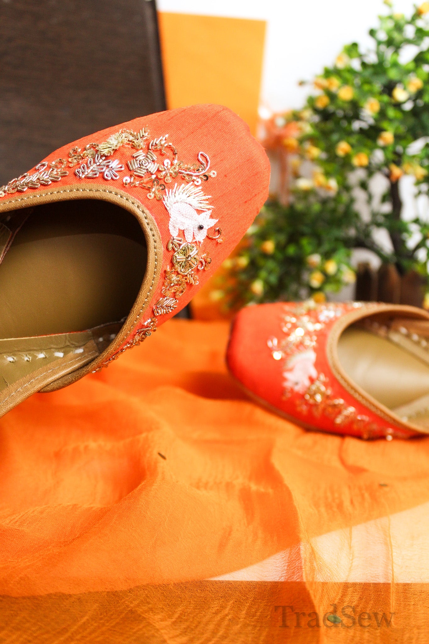 Gilhari: Orange (Jutti)