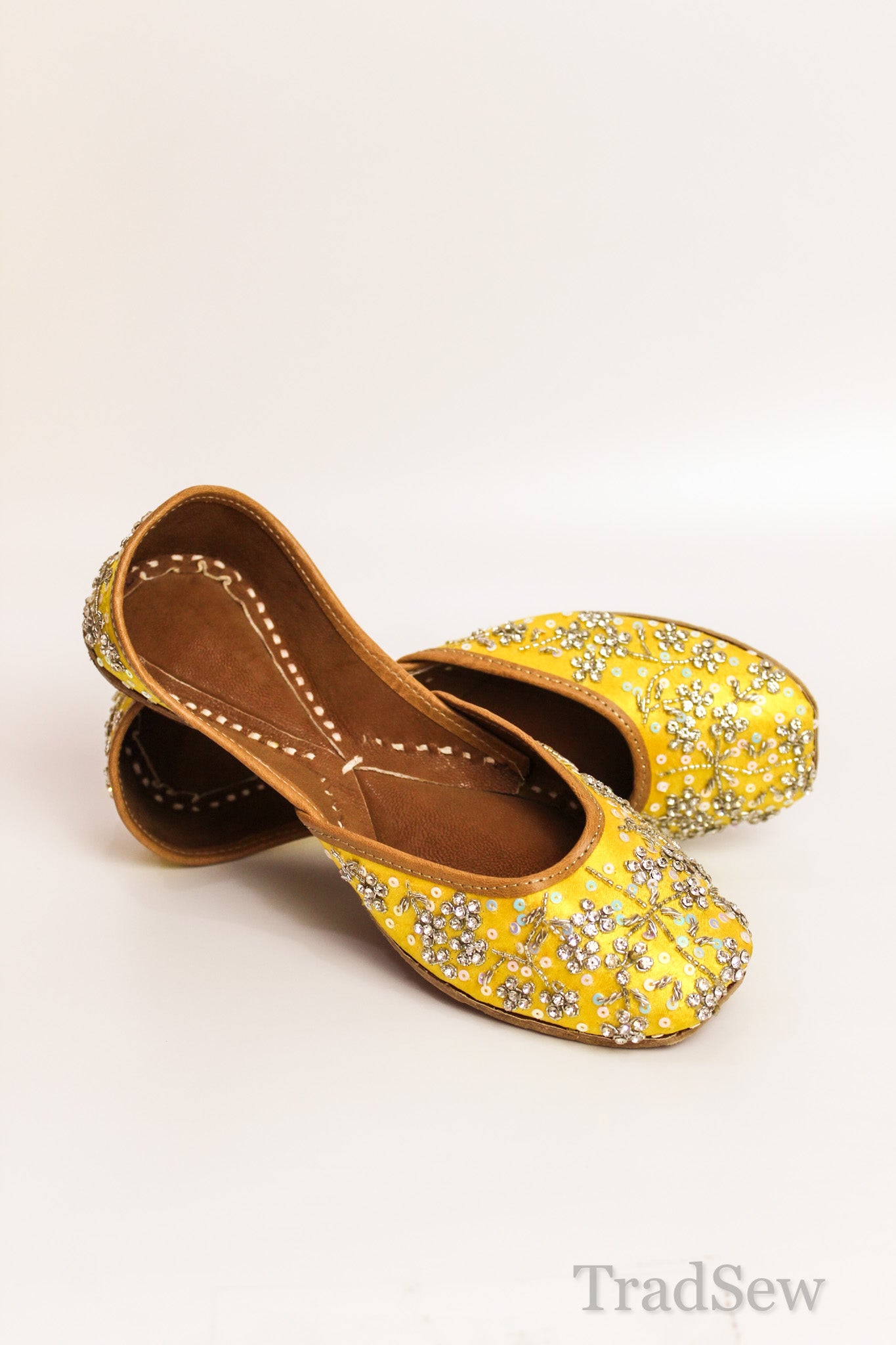 Anushka: Yellow (Jutti)