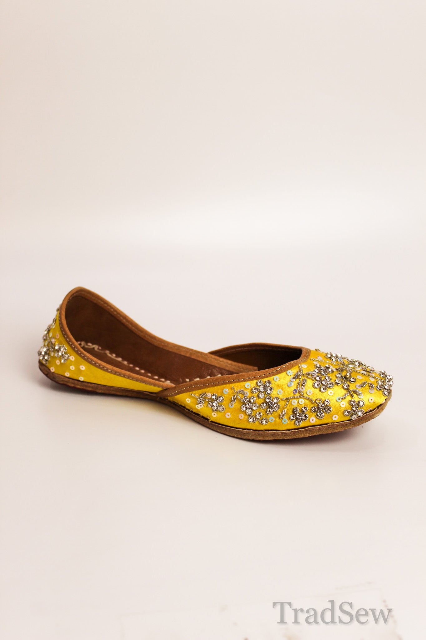 Anushka: Yellow (Jutti)
