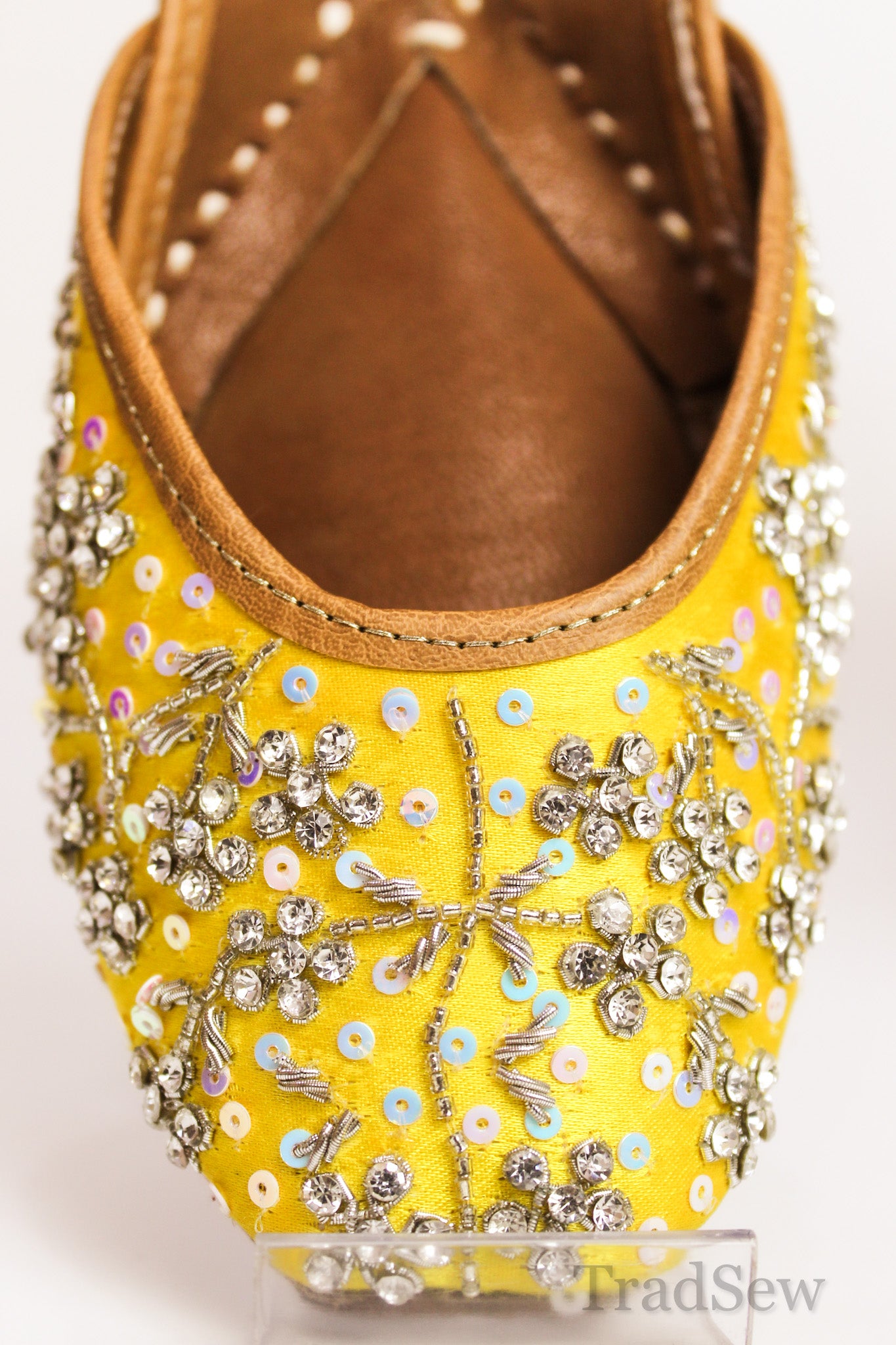 Anushka: Yellow (Jutti)