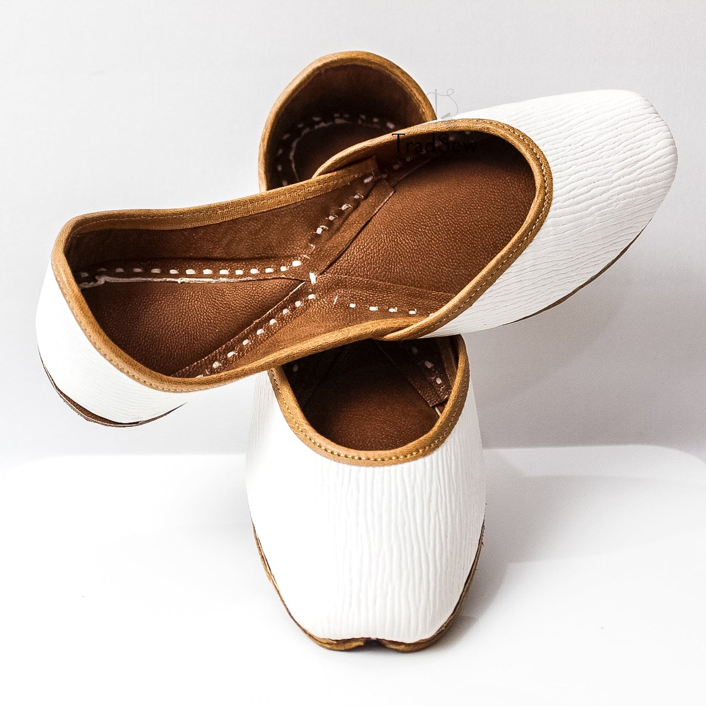 Classic white leather designer jutti by Tradsew