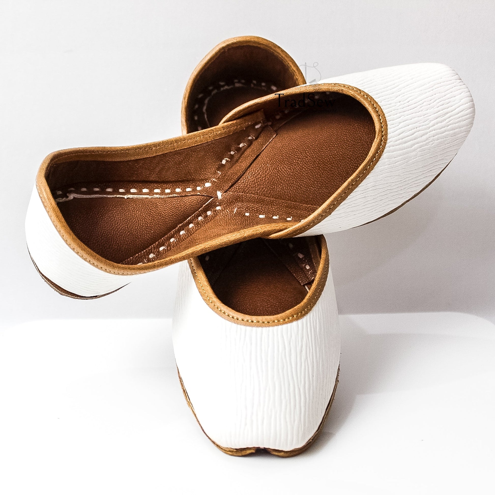 Classic white leather designer jutti by Tradsew