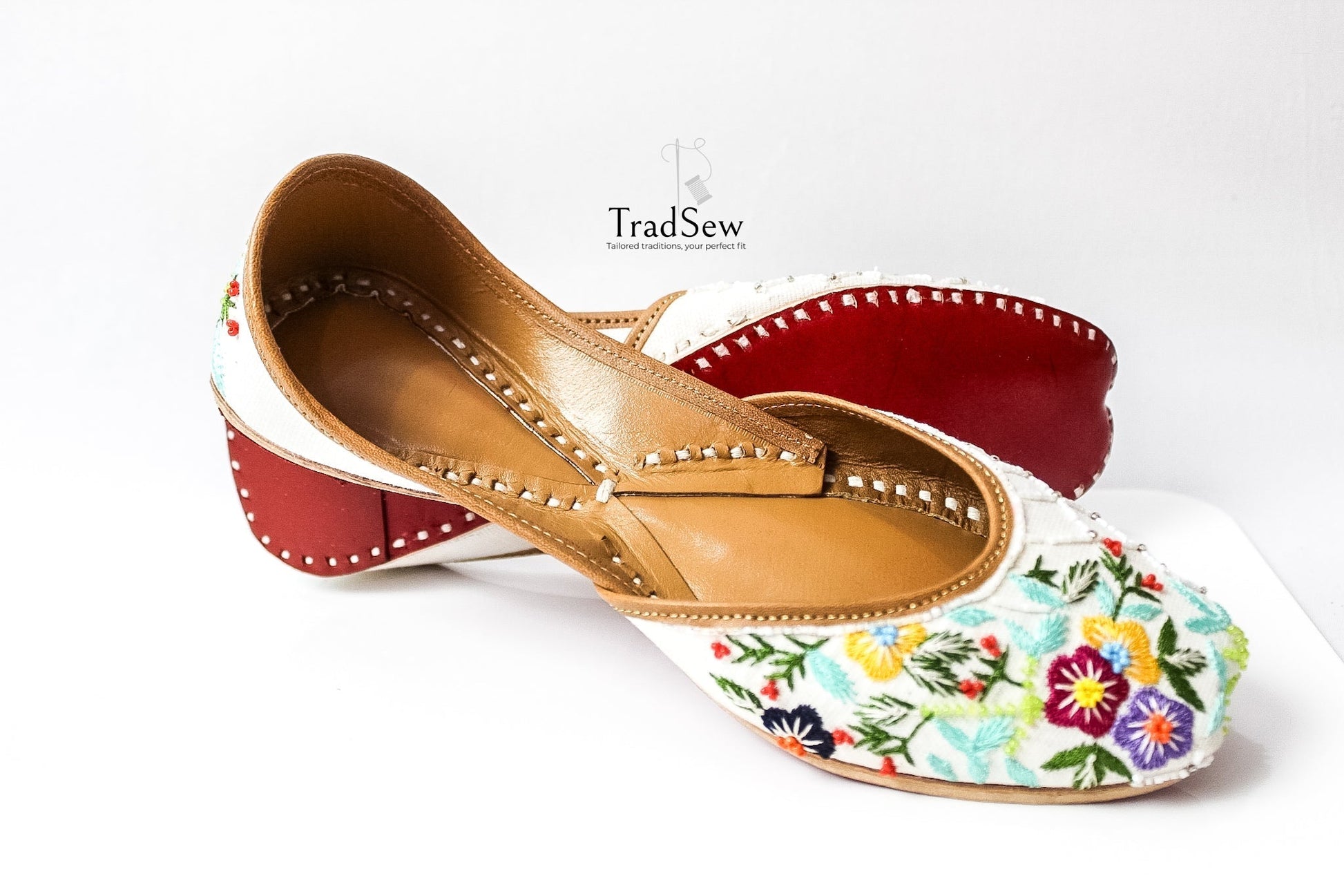 Flower embroidery designer jutti by Tradsew