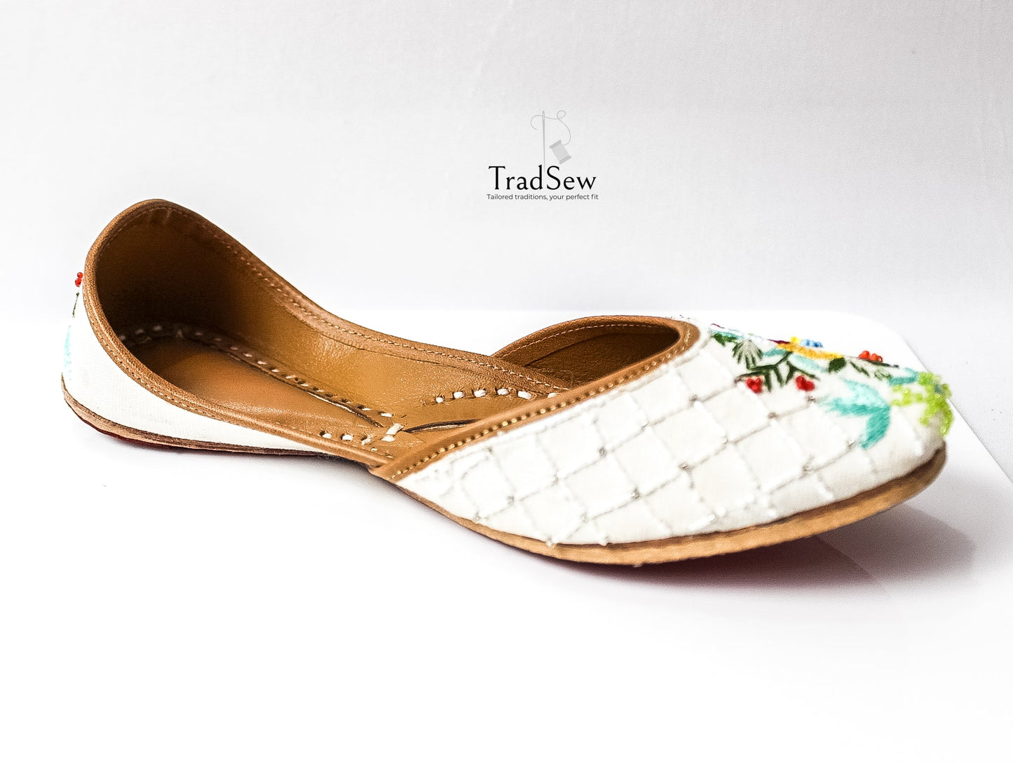 Flower embroidery designer jutti by Tradsew
