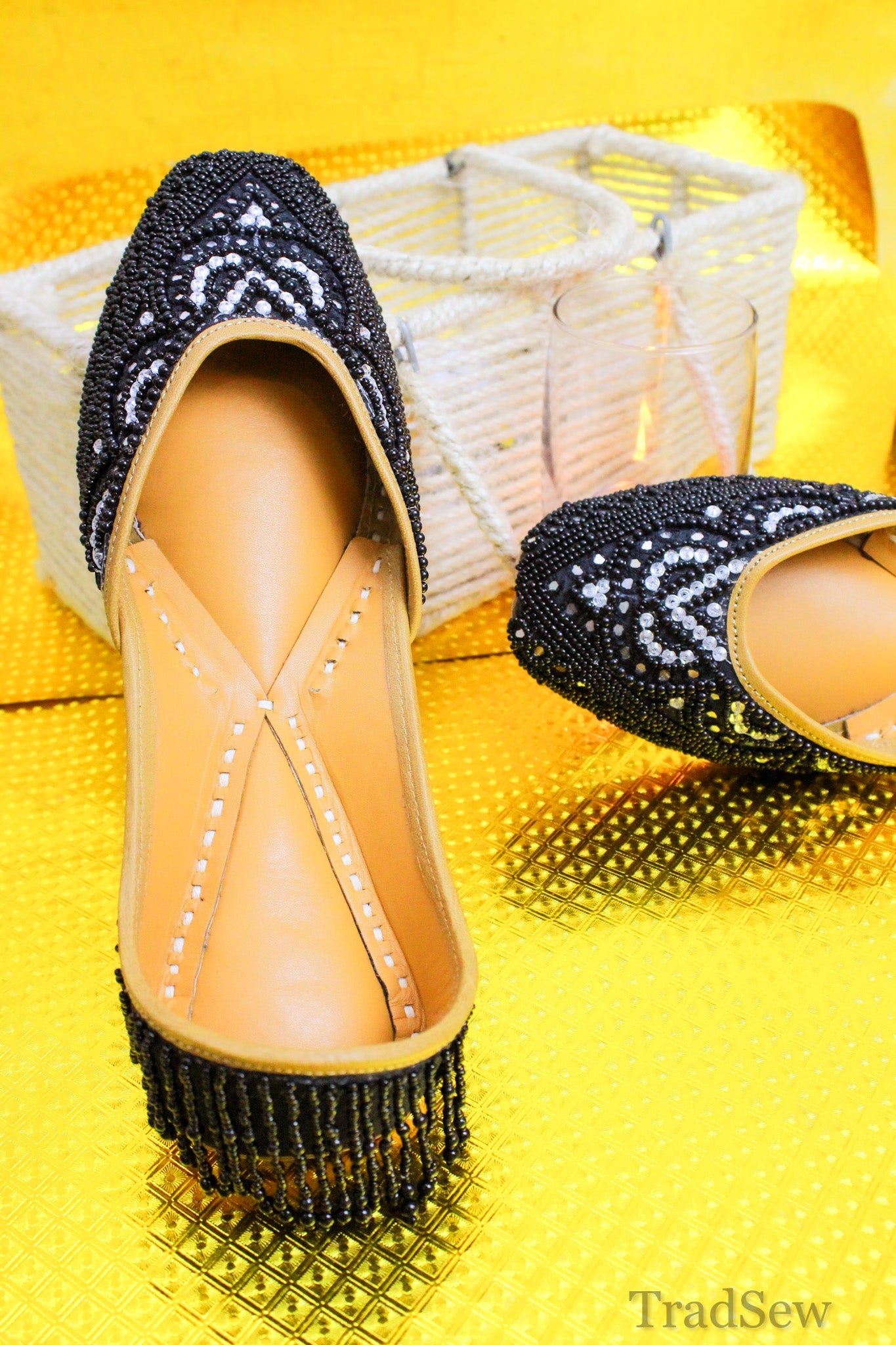 Black Premium Leather Punjabi Jutti for women by tradsew