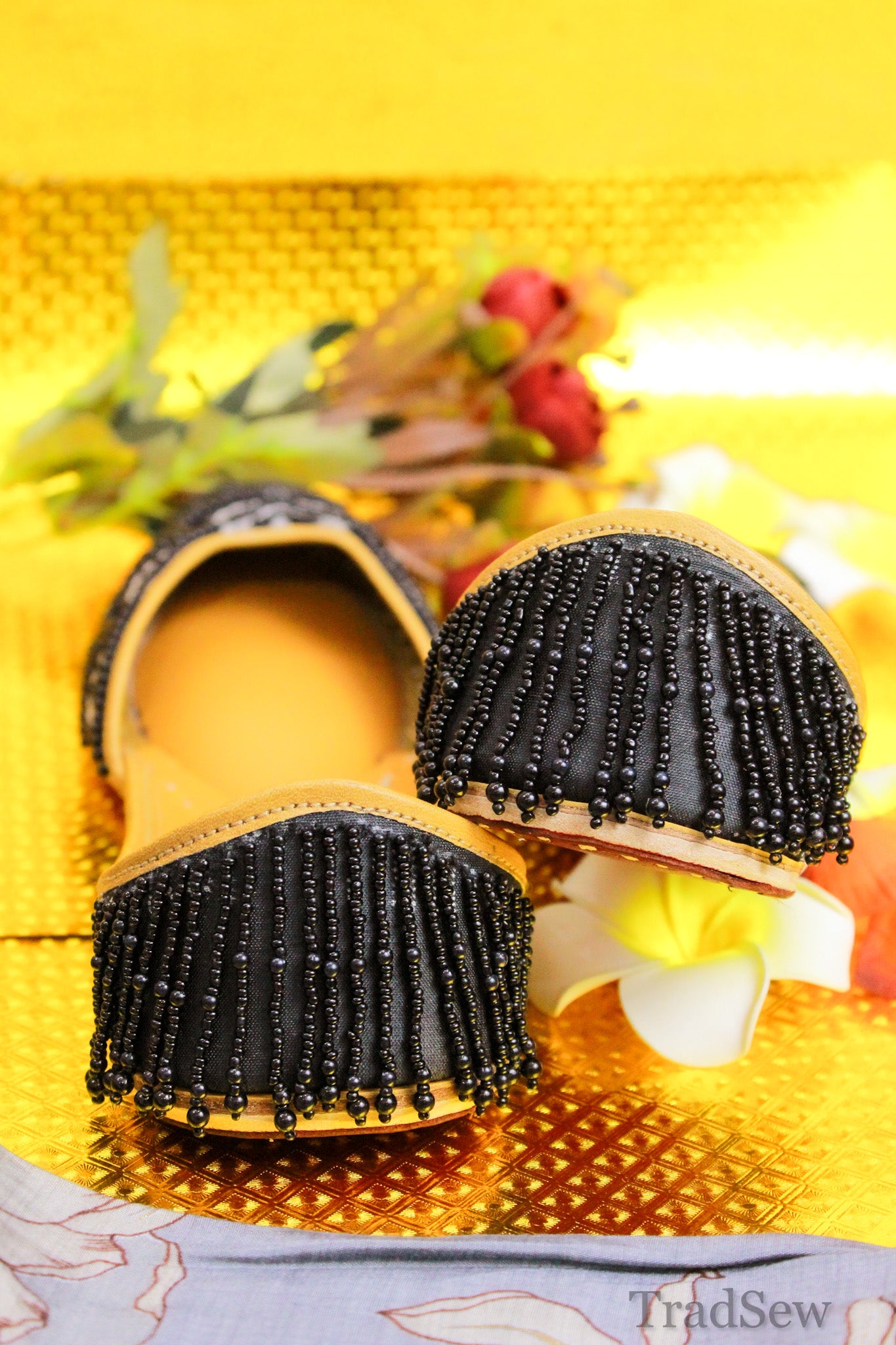 Black Premium Leather Punjabi Jutti for women by tradsew