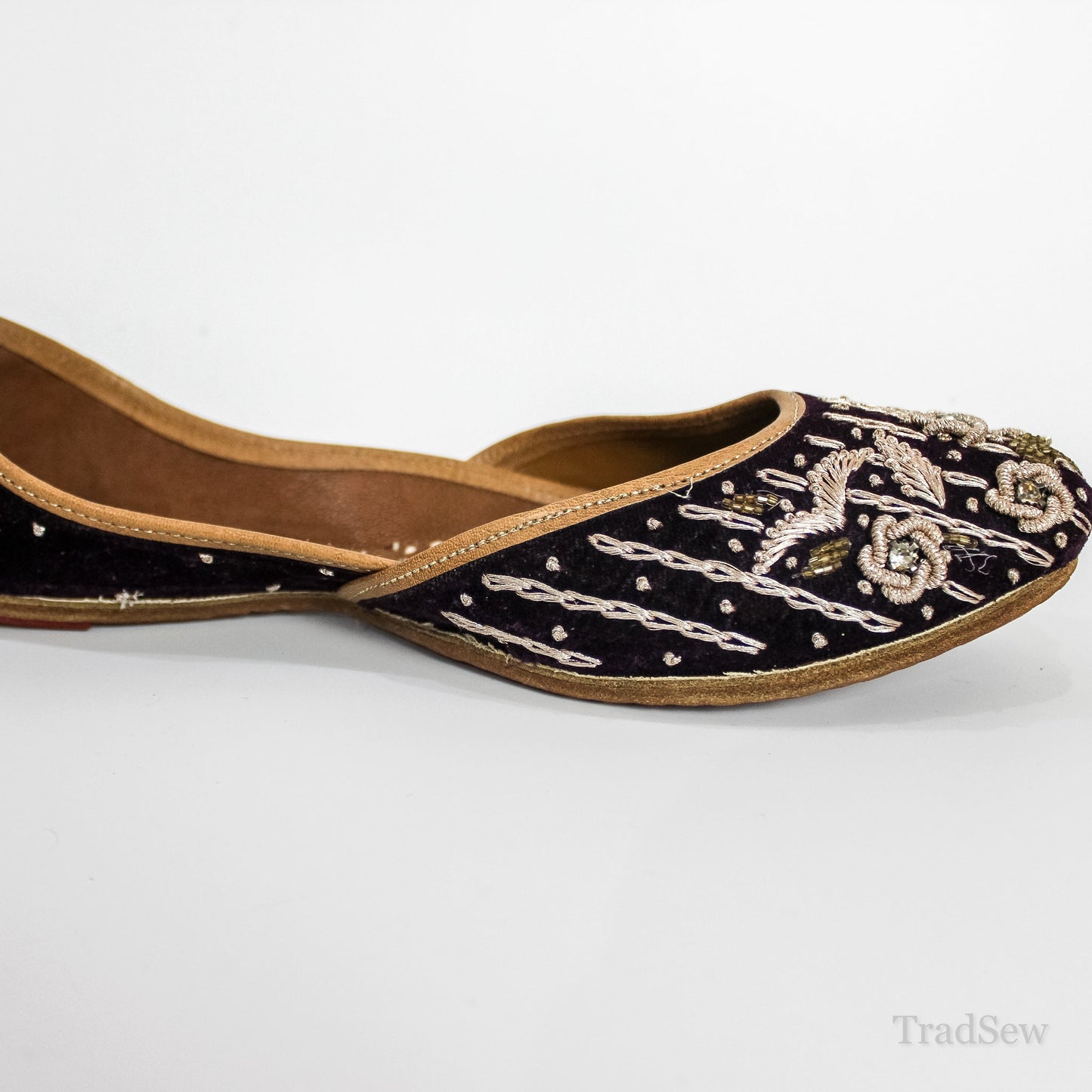 Midnight Floral Elegance Jutti by Tradsew