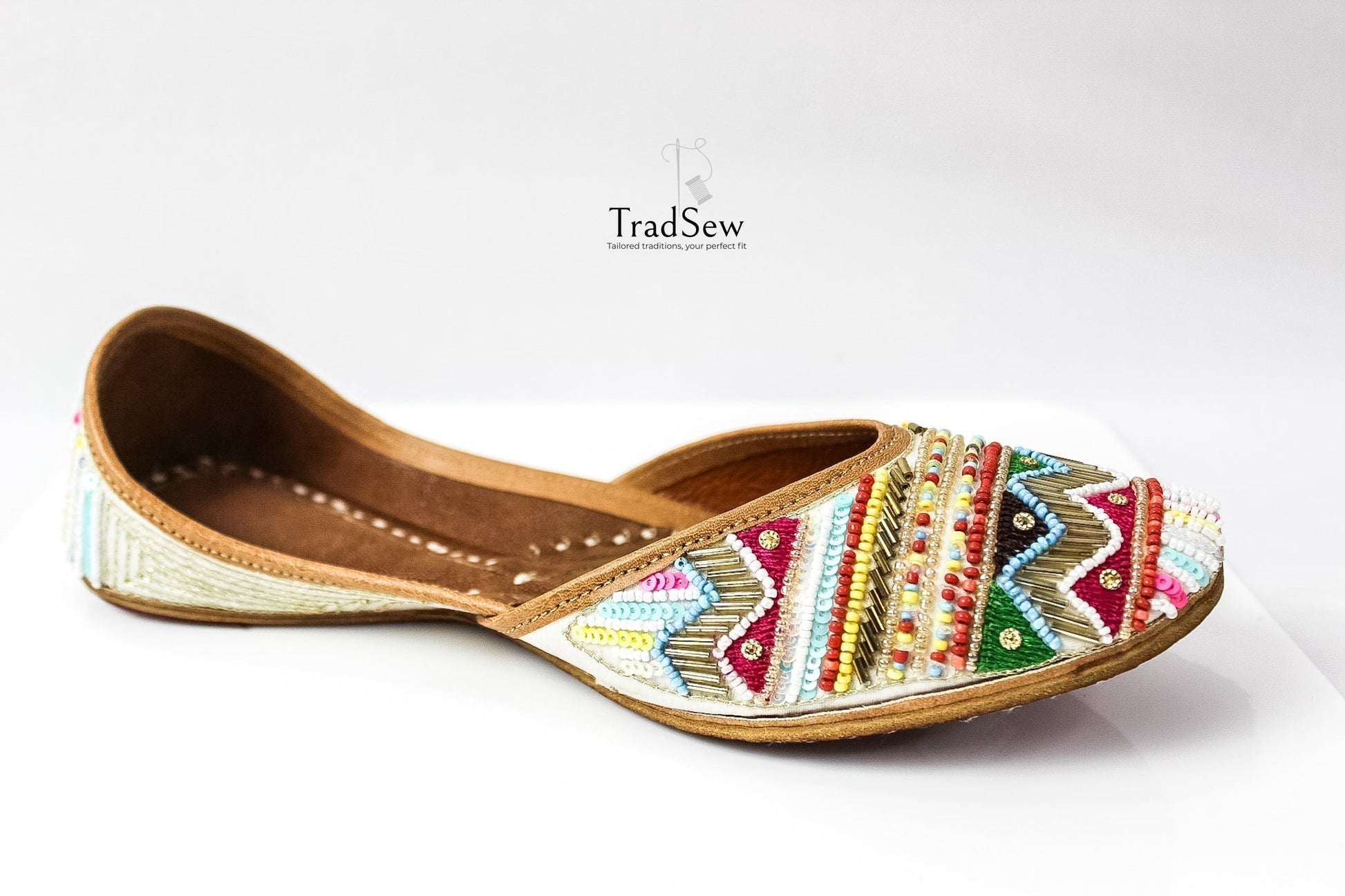 Multicolor stonework punjabi jutti by Tradsew