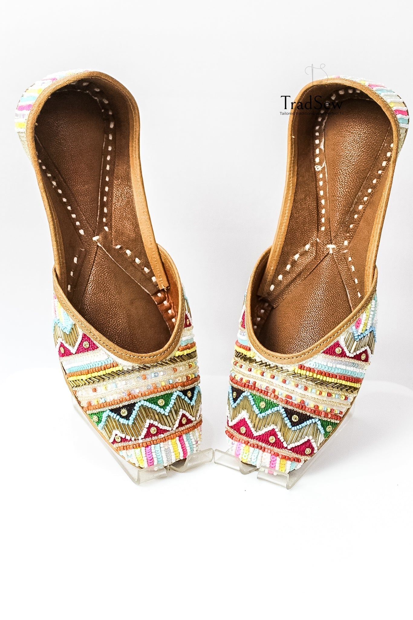 Multicolor stonework punjabi jutti by Tradsew