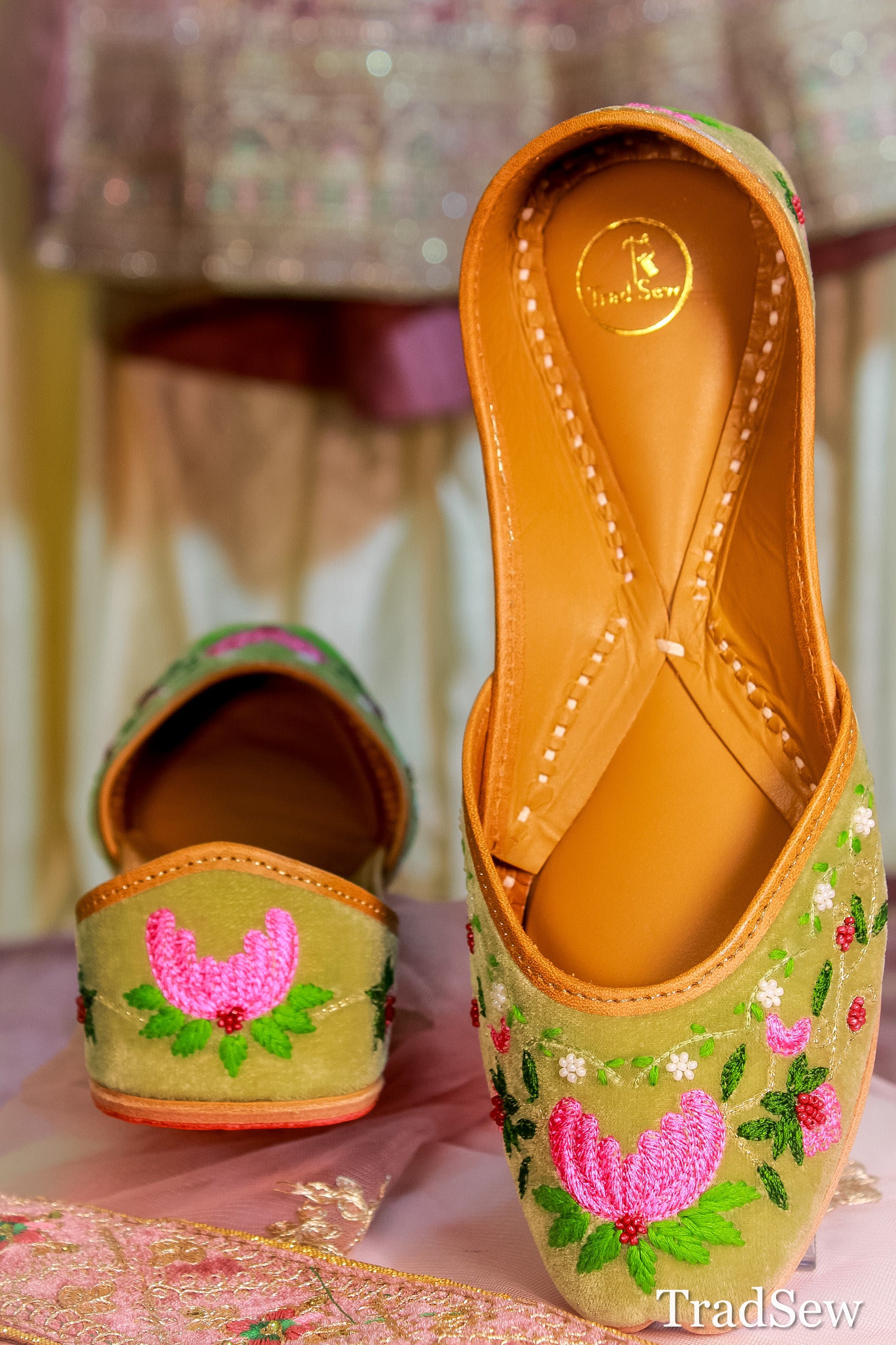 Piya Velvet Bridal Punjabi Jutti for Women