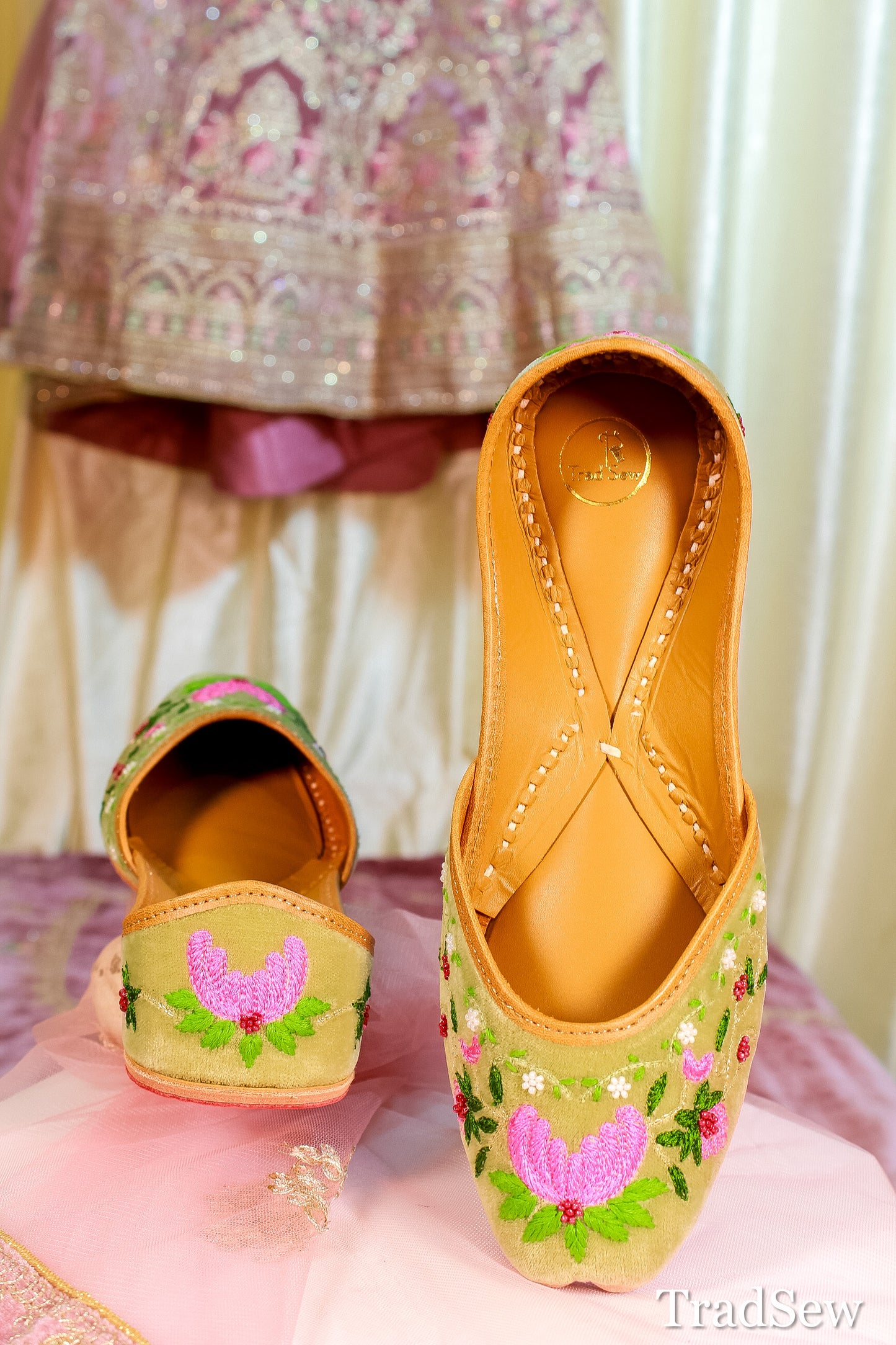 Piya Velvet Bridal Punjabi Jutti for Women