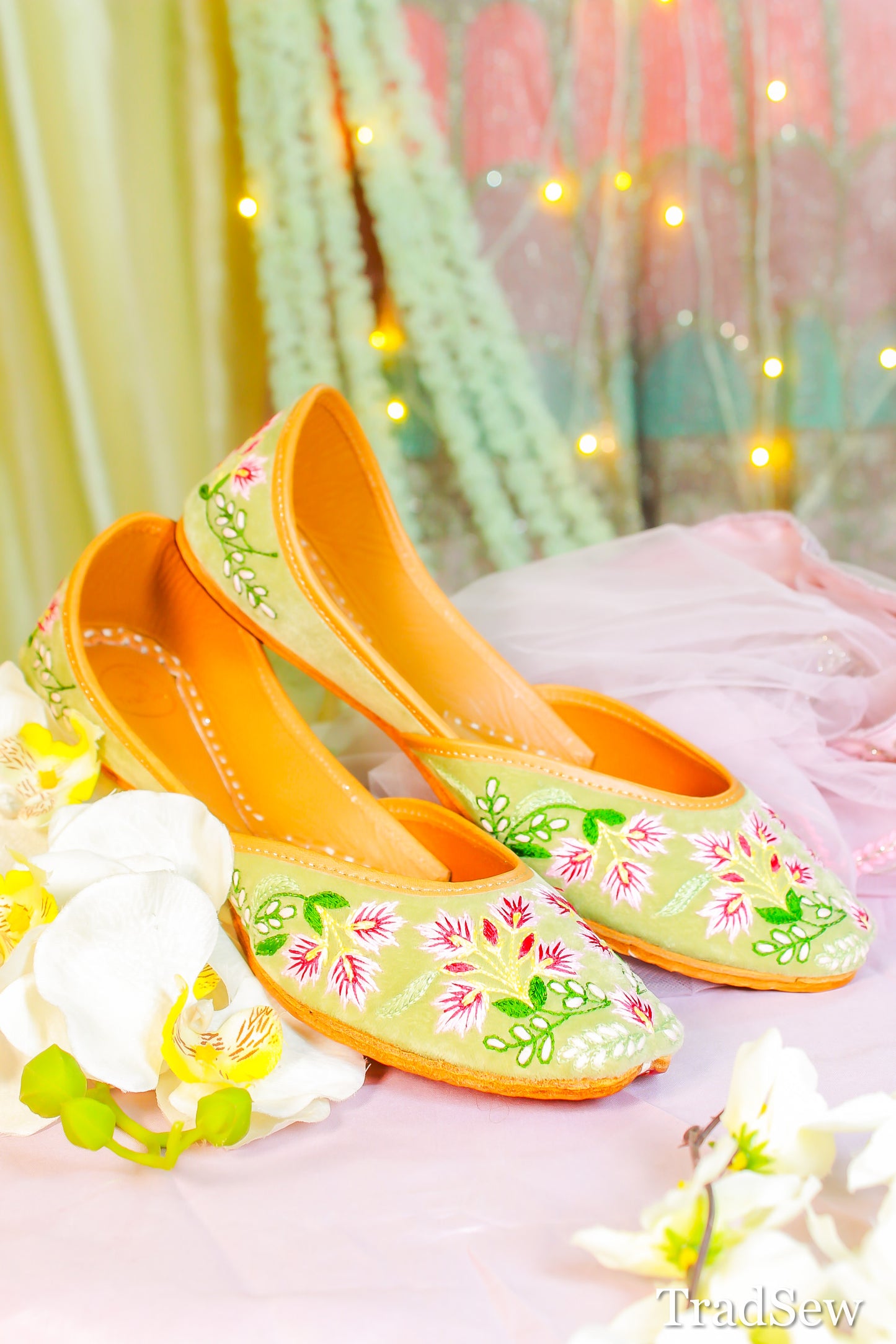 Sapna Velvet Green Bridal Punjabi jutti for women