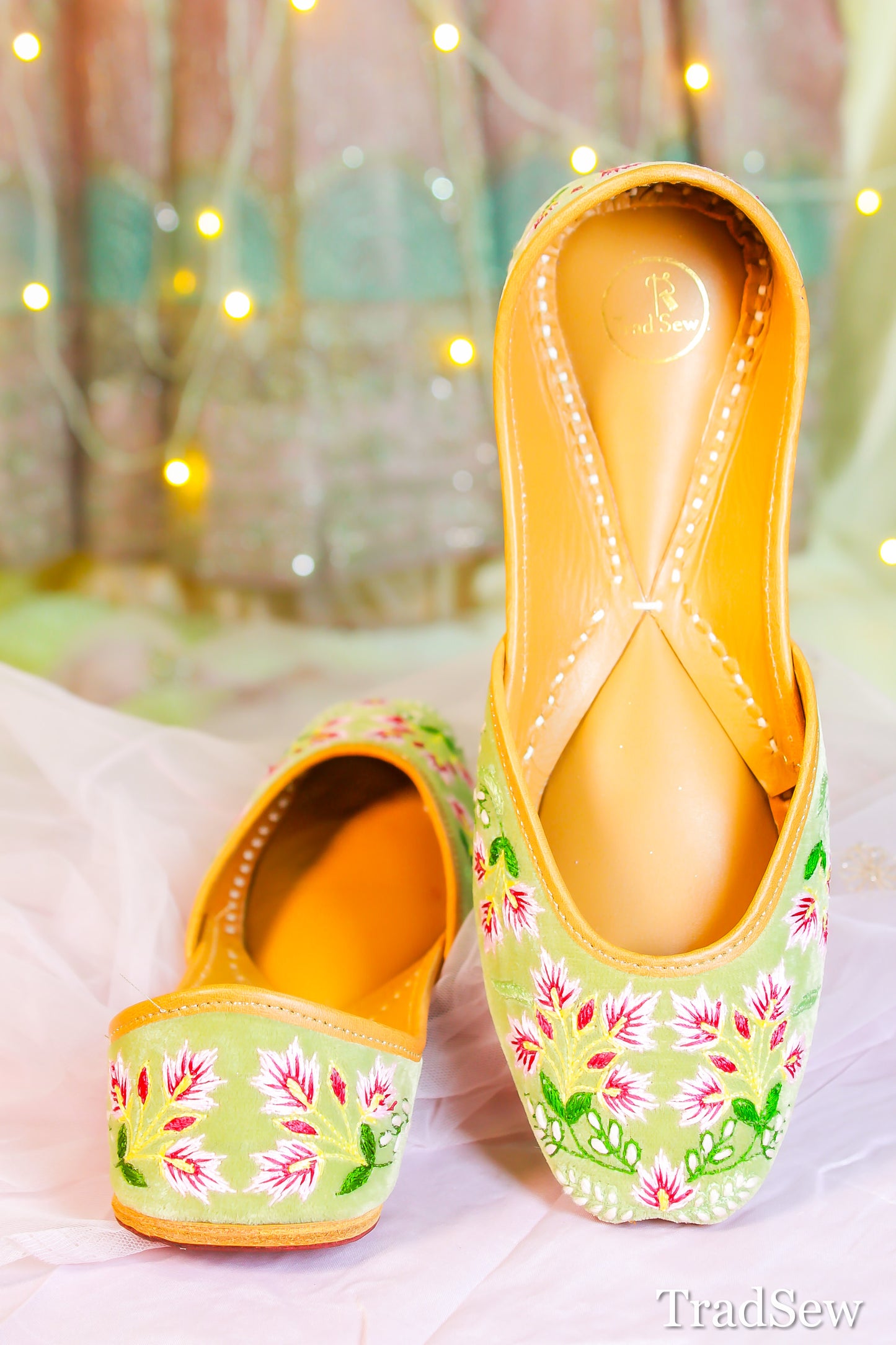 Sapna Velvet Green Bridal Punjabi jutti for women