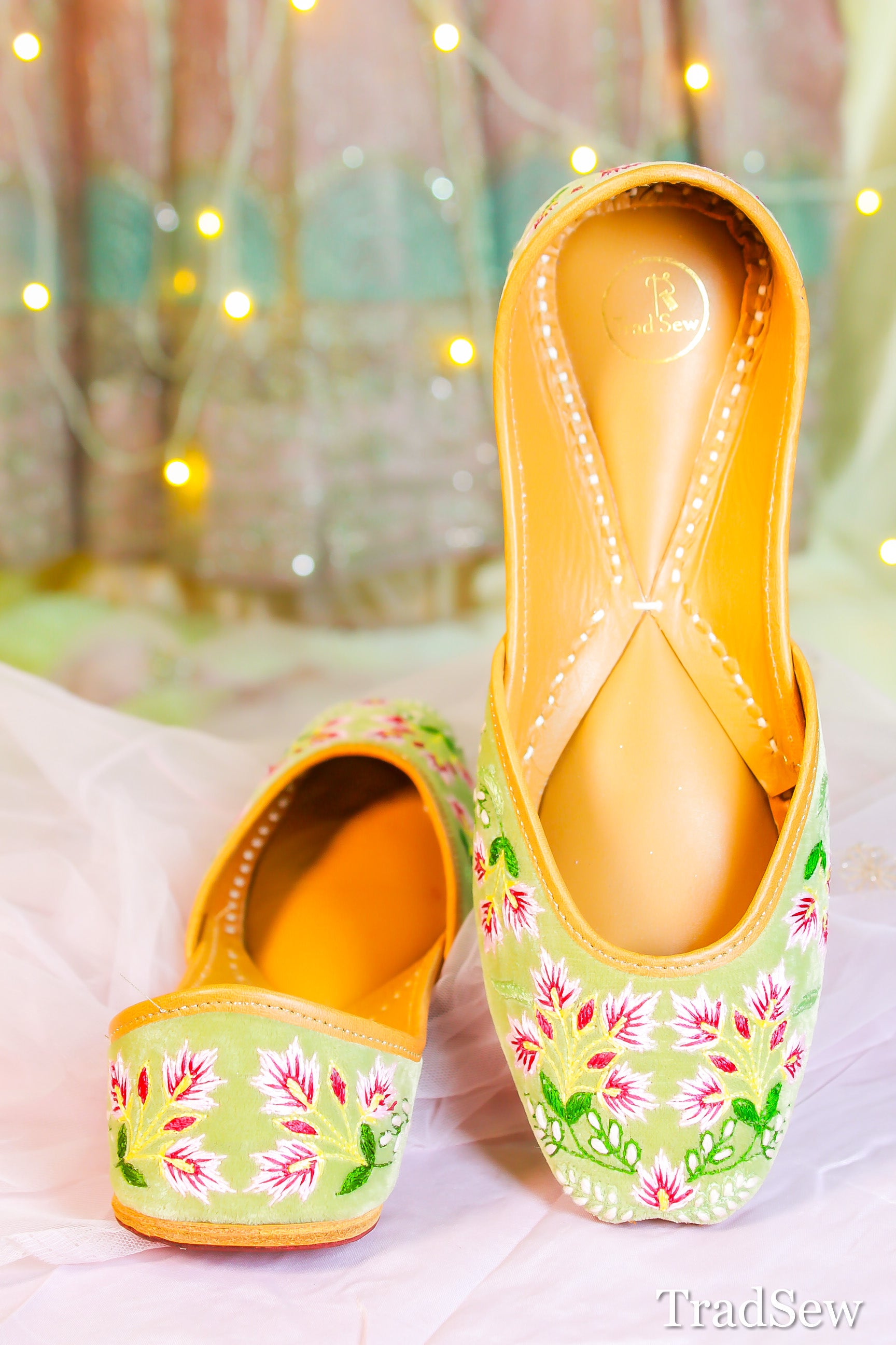 Sapna Velvet Green Bridal Punjabi jutti for women