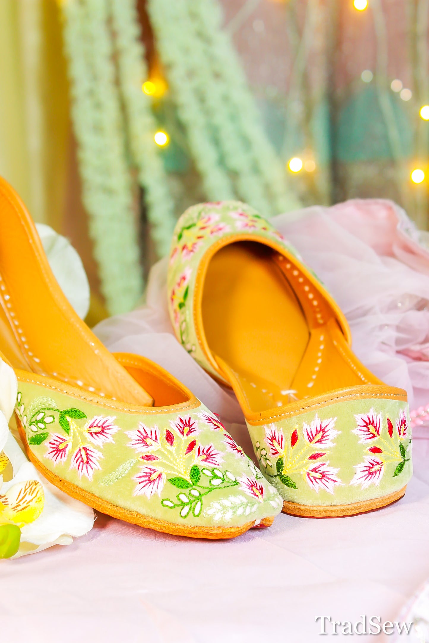 Sapna Velvet Green Bridal Punjabi jutti for women