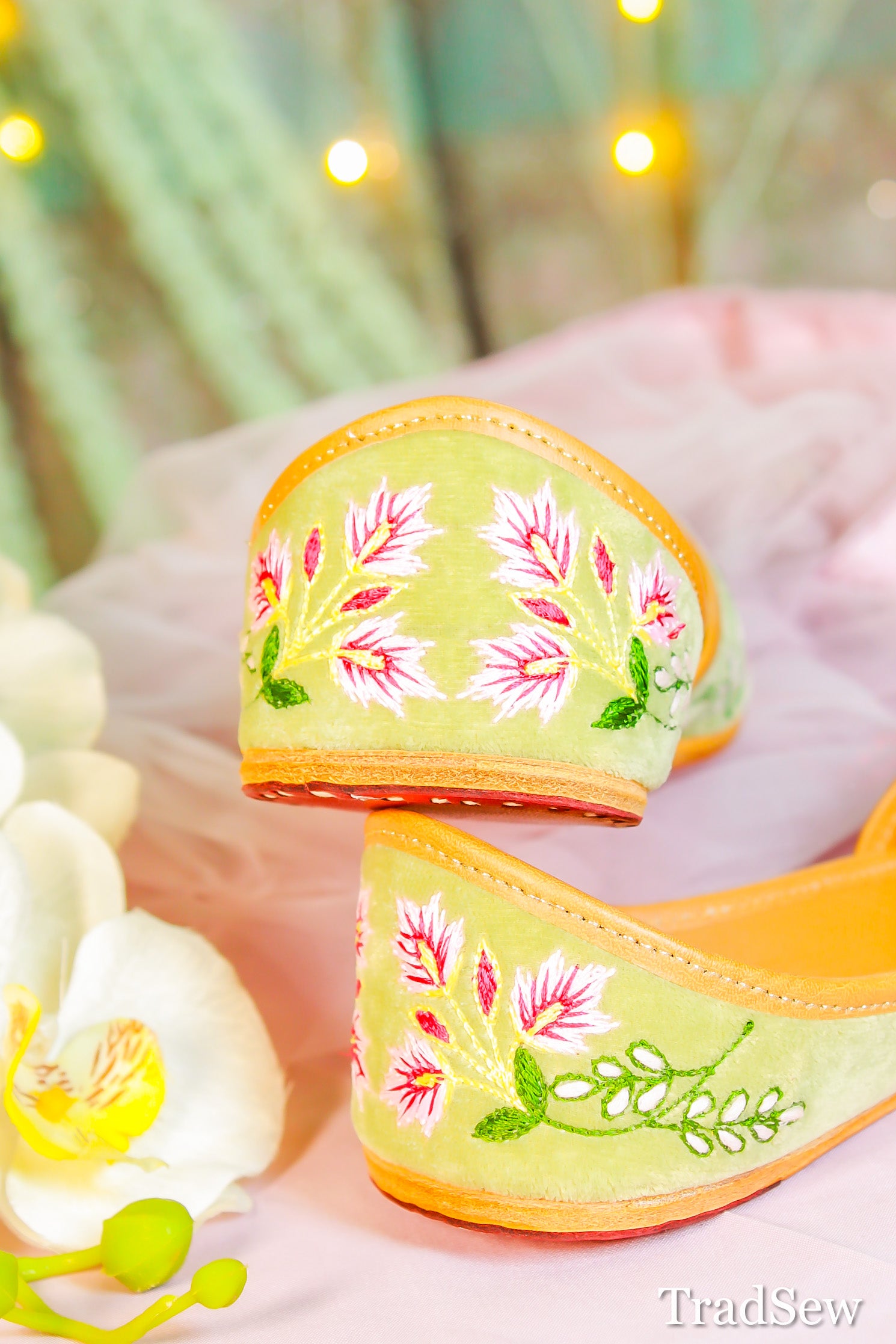 Sapna Velvet Green Bridal Punjabi jutti for women