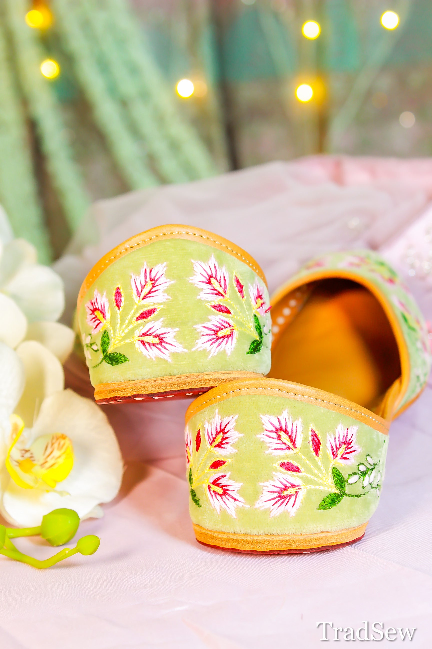 Sapna Velvet Green Bridal Punjabi jutti for women