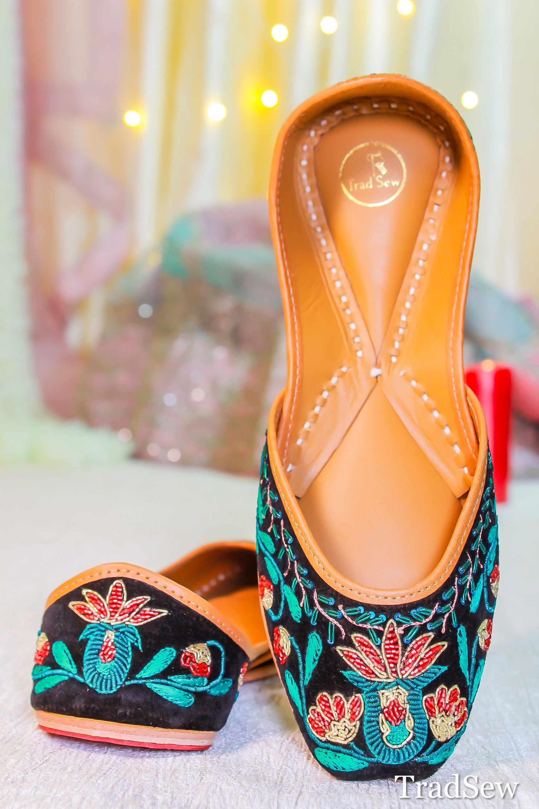 Shobha Black Velvet Bridal Punjabi jutti for Women