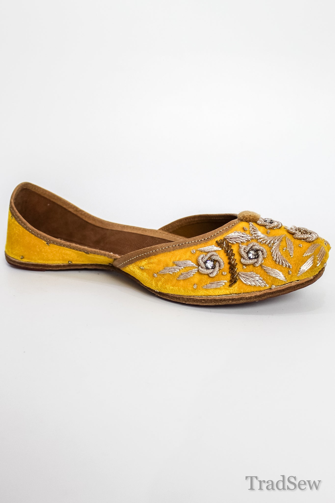 Sunshine Floral Embroidered Jutti by Tradsew