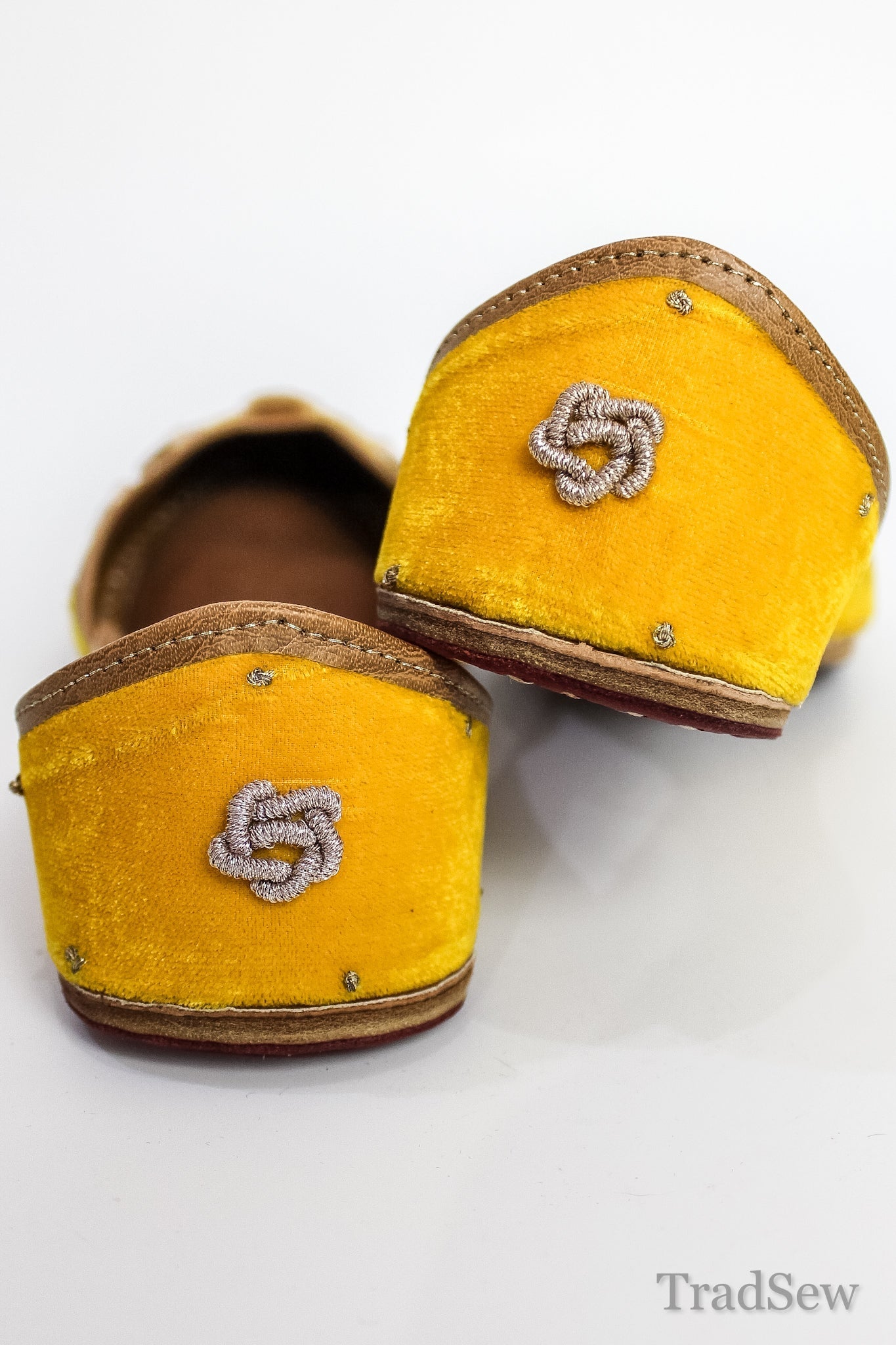 Sunshine Floral Embroidered Jutti by Tradsew