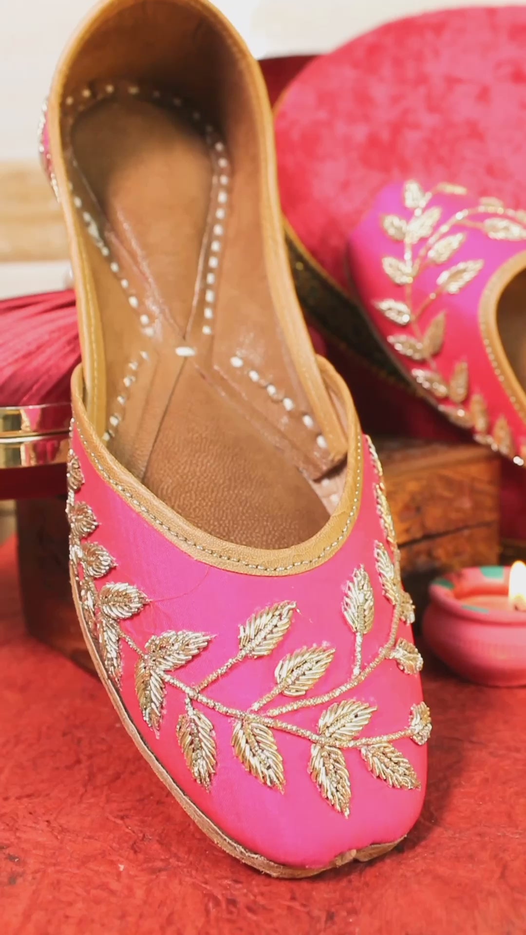 Pink Punjabi jutti for women with golden embroidery design | Tradsew
