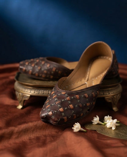 Leela Brown Leather (Jutti)