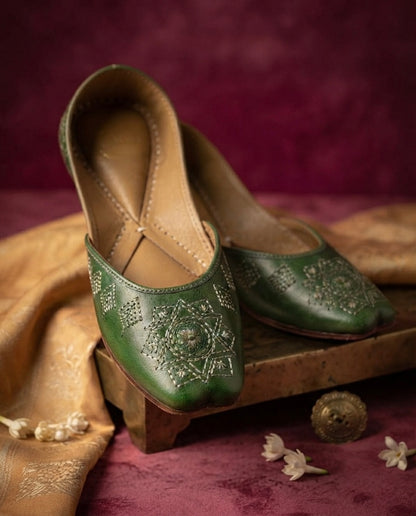 Raveena Green Leather (Jutti)