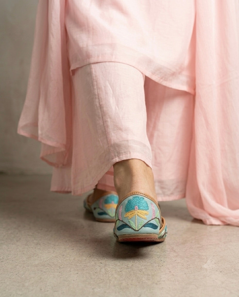 Ayushi : Blue (Jutti)