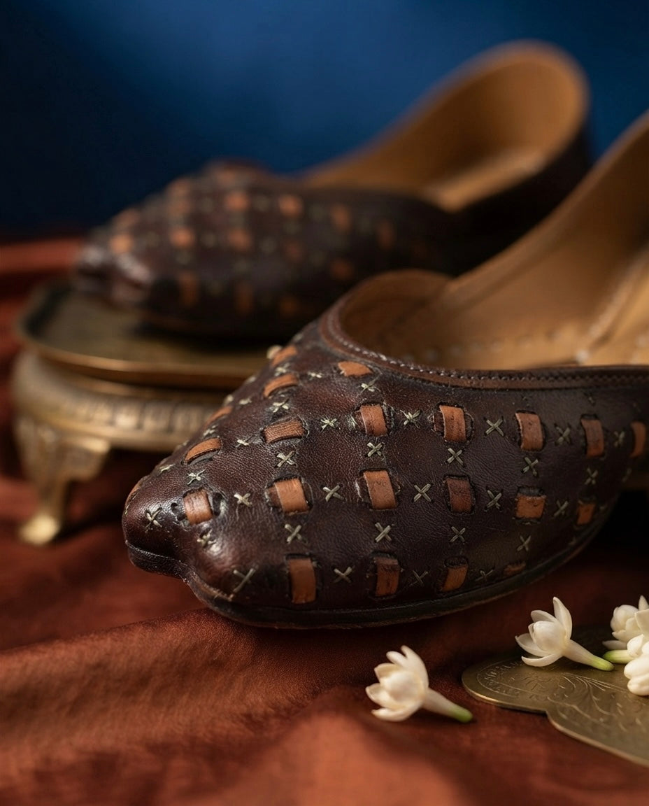 Leela Brown Leather (Jutti)
