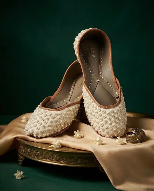 Geet White (Jutti)
