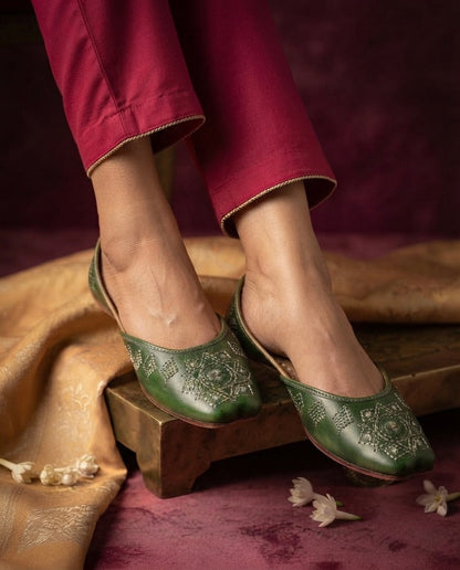 Raveena Green Leather (Jutti)