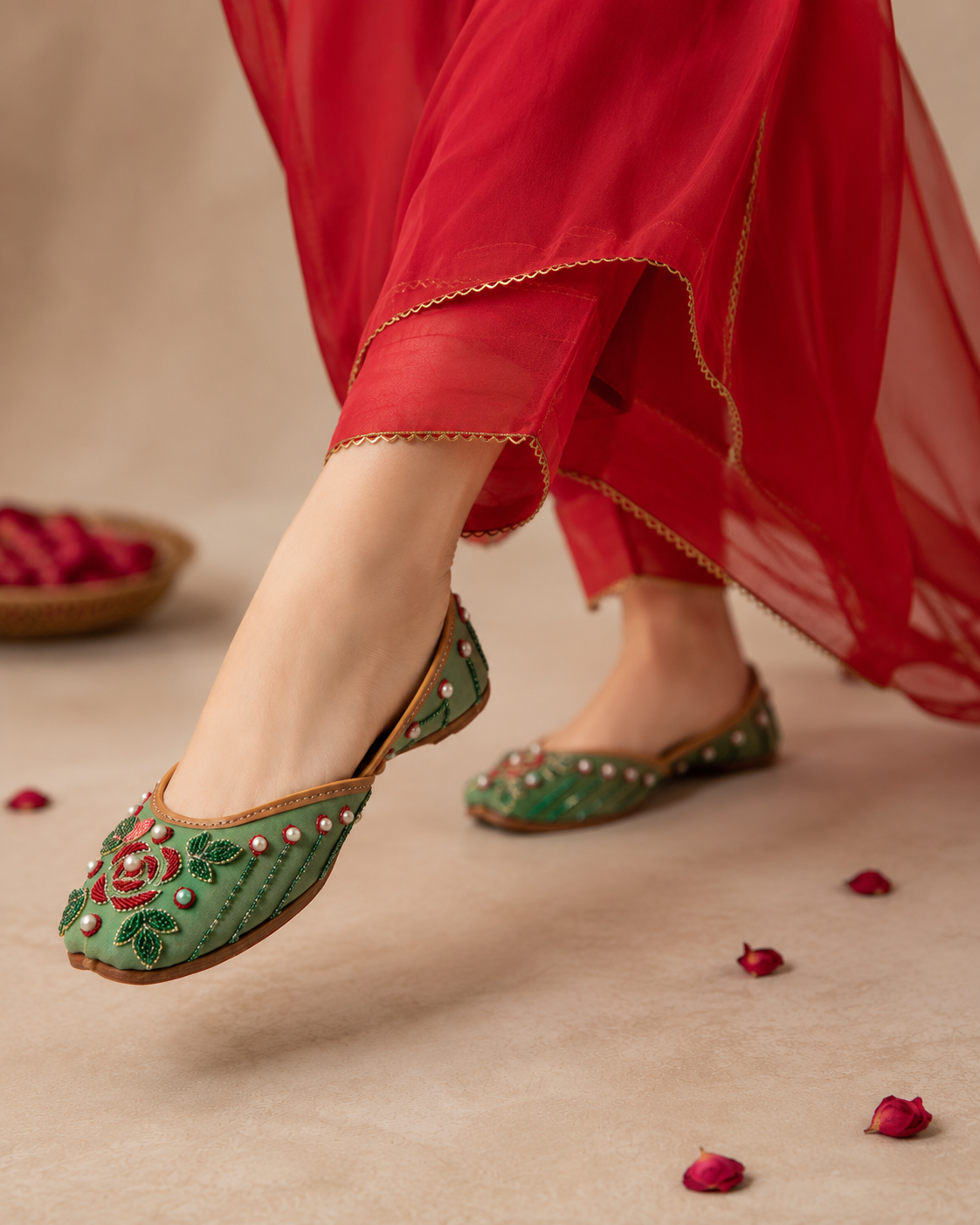 Chaaya : Green (Jutti)