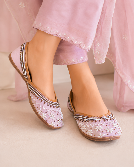 Rishika : Pink (Jutti)