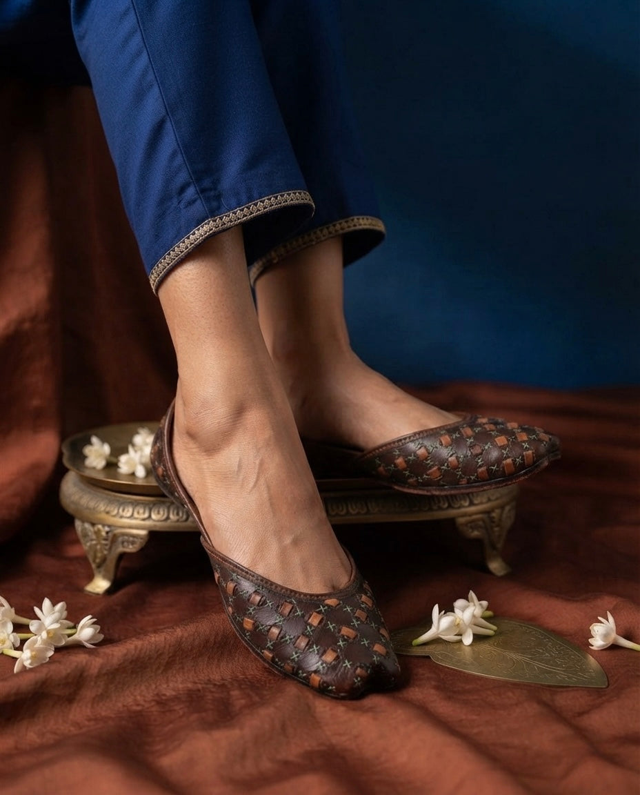 Leela Brown Leather (Jutti)