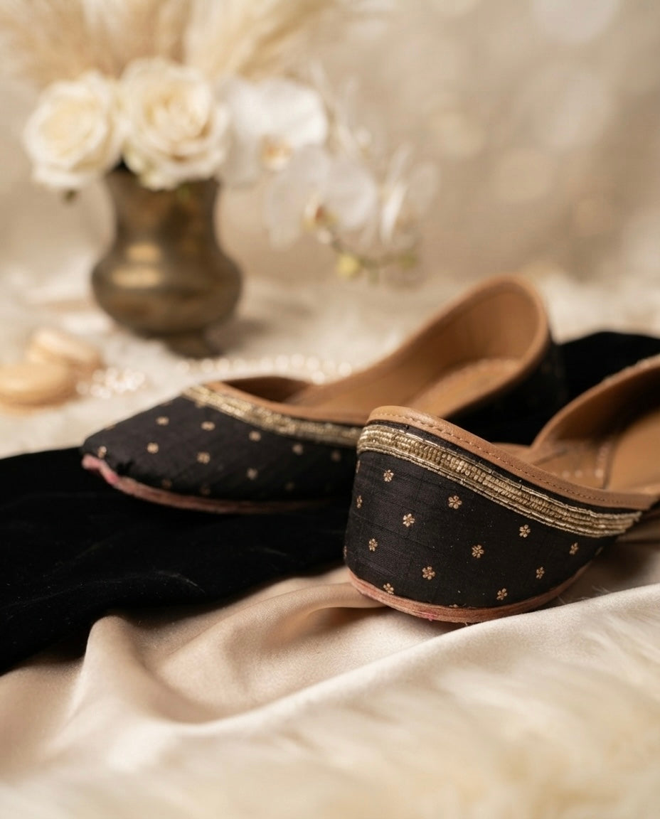 Vidushi Black (Jutti)