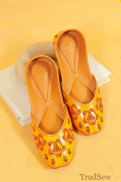 Heer yellow pure leather punjabi jutti for women