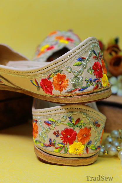 Multicolor Handcrafted Juttis for women 