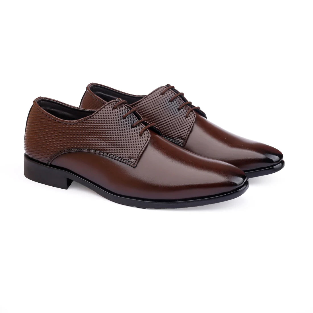 A pair of brown formal shoes with lace-up closure on a white background.