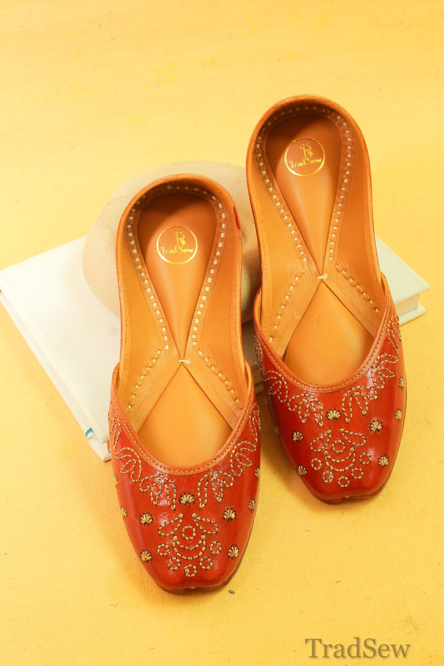 Mohini Brown pure  Leather punjabi jutti for women