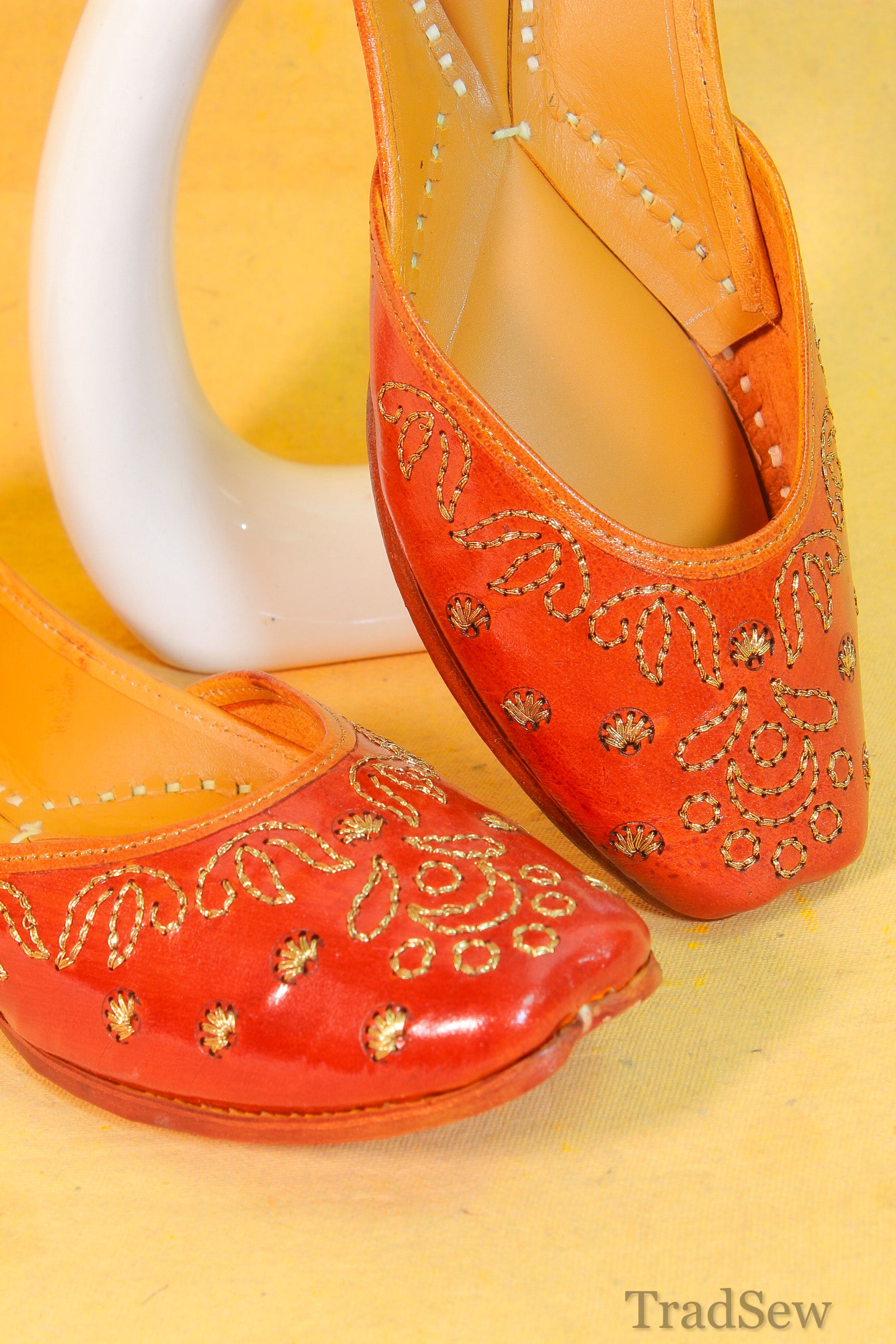 Mohini Brown Leather punjabi jutti for women