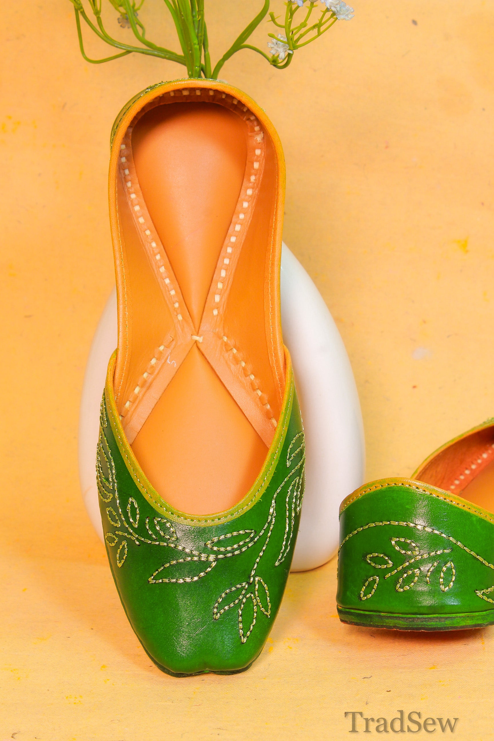 Suhana Green pure Leather Jutti Punjabi Jutti For Women