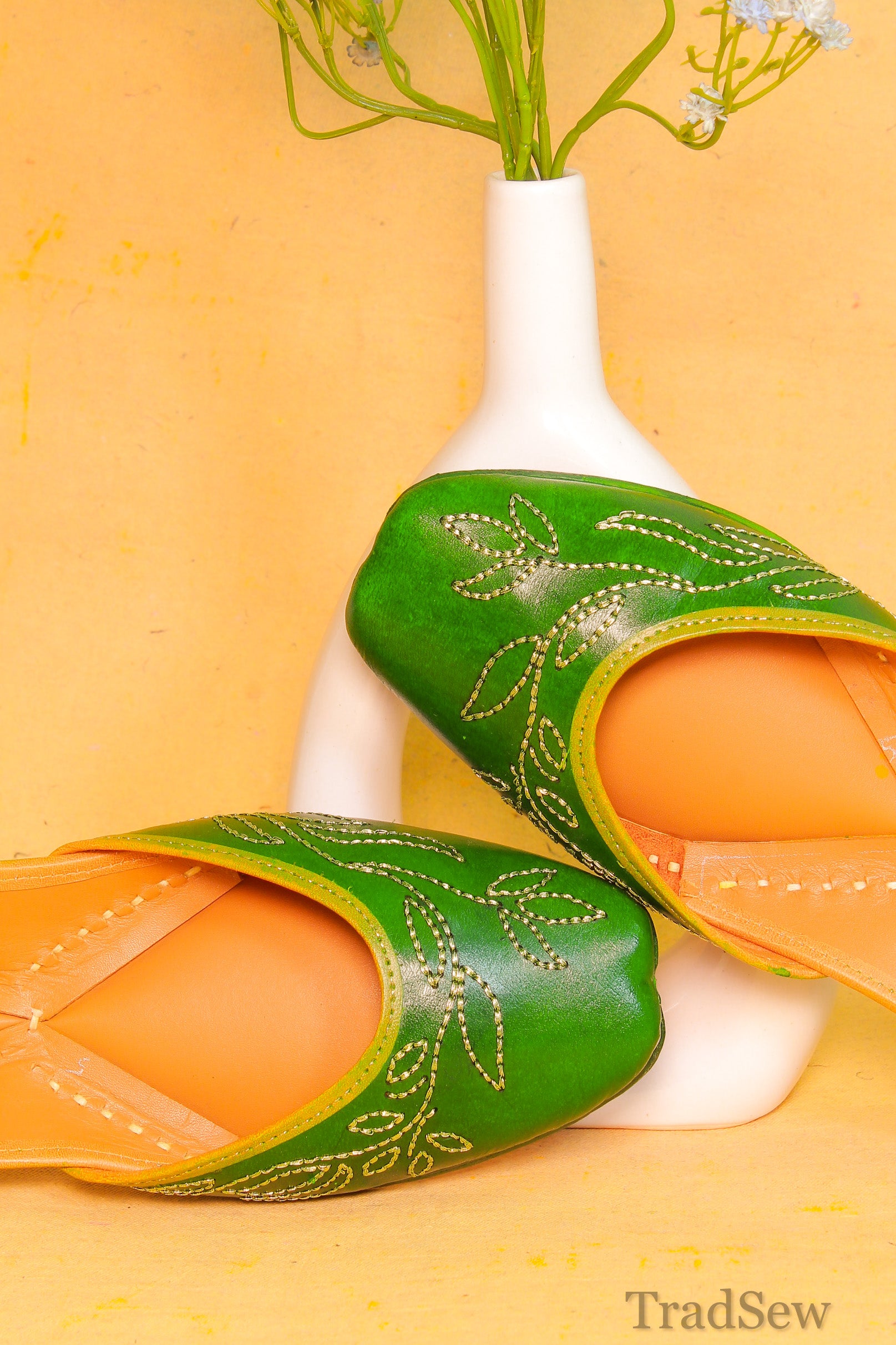 Suhana Green pure Leather Jutti Punjabi Jutti For Women