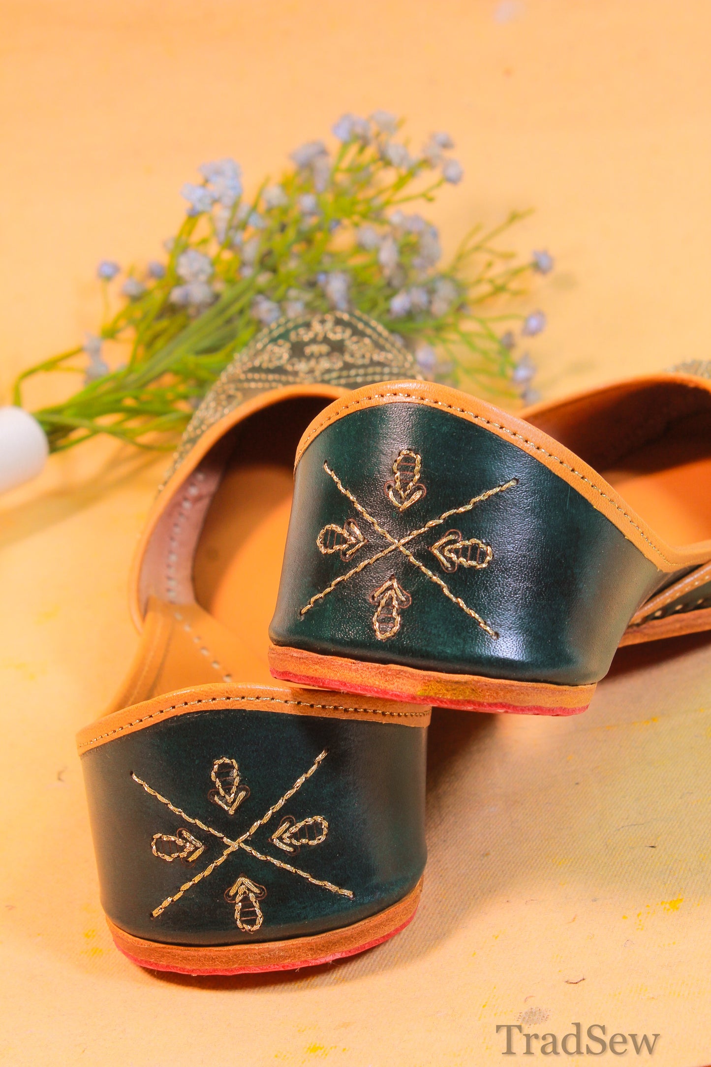 Zoya Green pure Leather Punjabi Jutti For Women