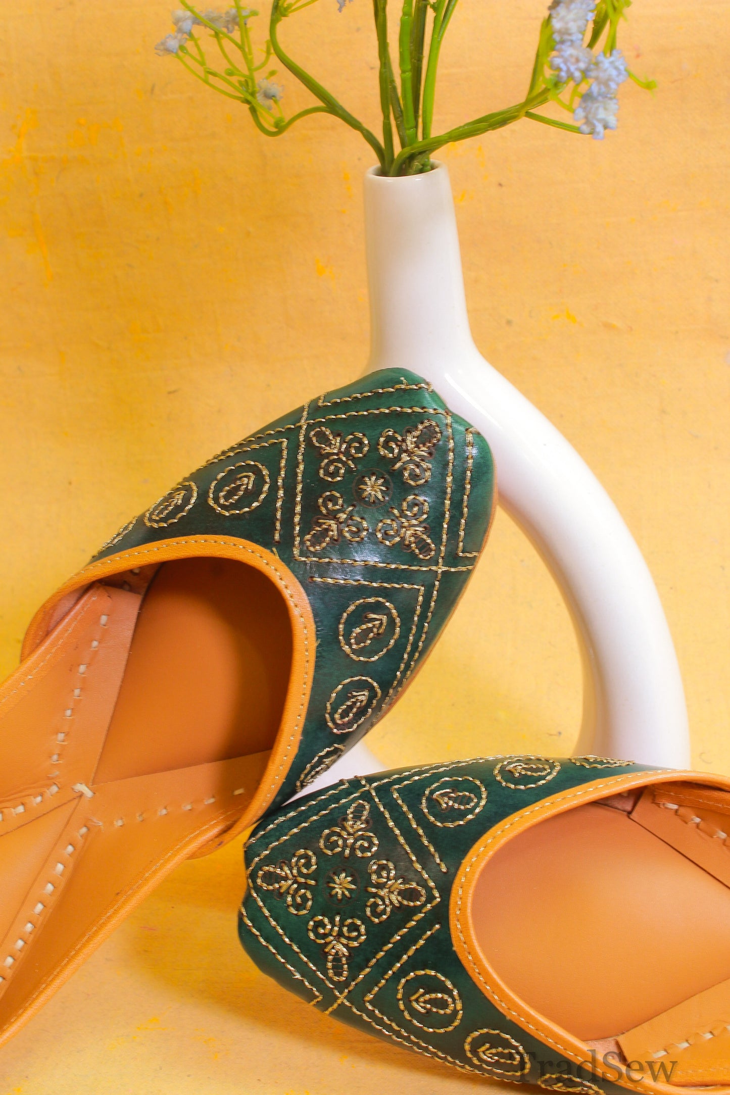 Zoya Green pure Leather Punjabi Jutti For Women